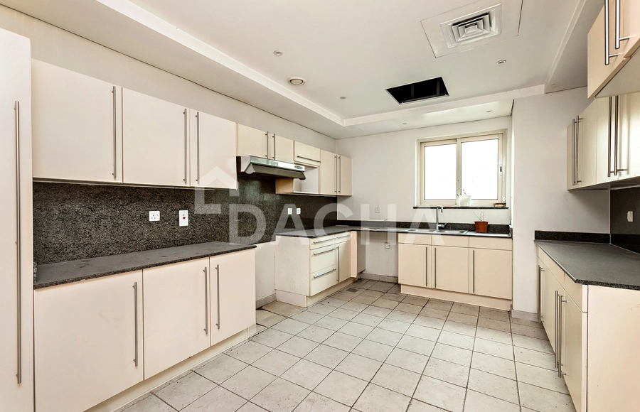 4 bedroom villa for sale - Dacha - undefined